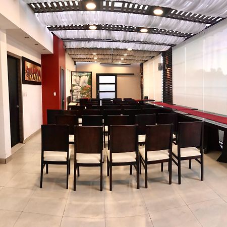 Hotel Santiago De Compostella Suites كوينكا المظهر الخارجي الصورة