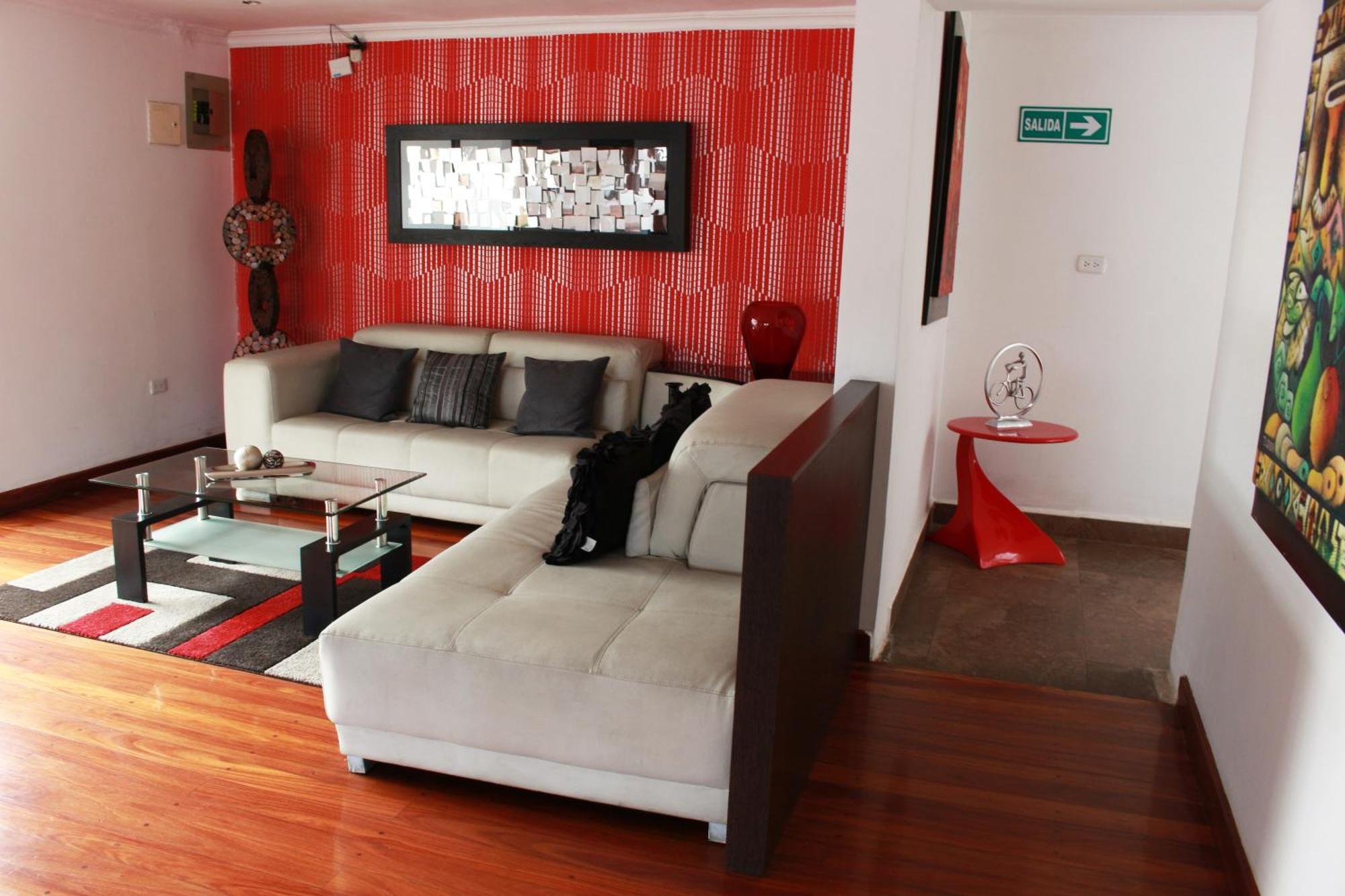 Hotel Santiago De Compostella Suites كوينكا المظهر الخارجي الصورة