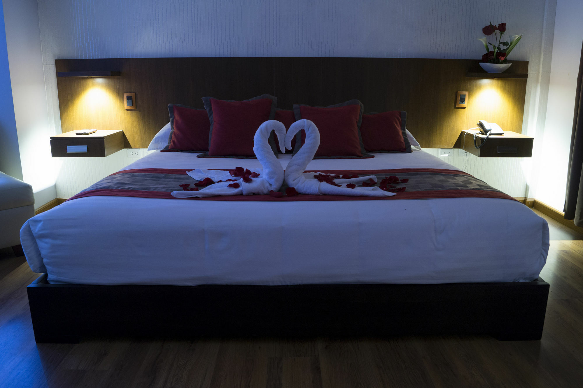 Hotel Santiago De Compostella Suites كوينكا المظهر الخارجي الصورة