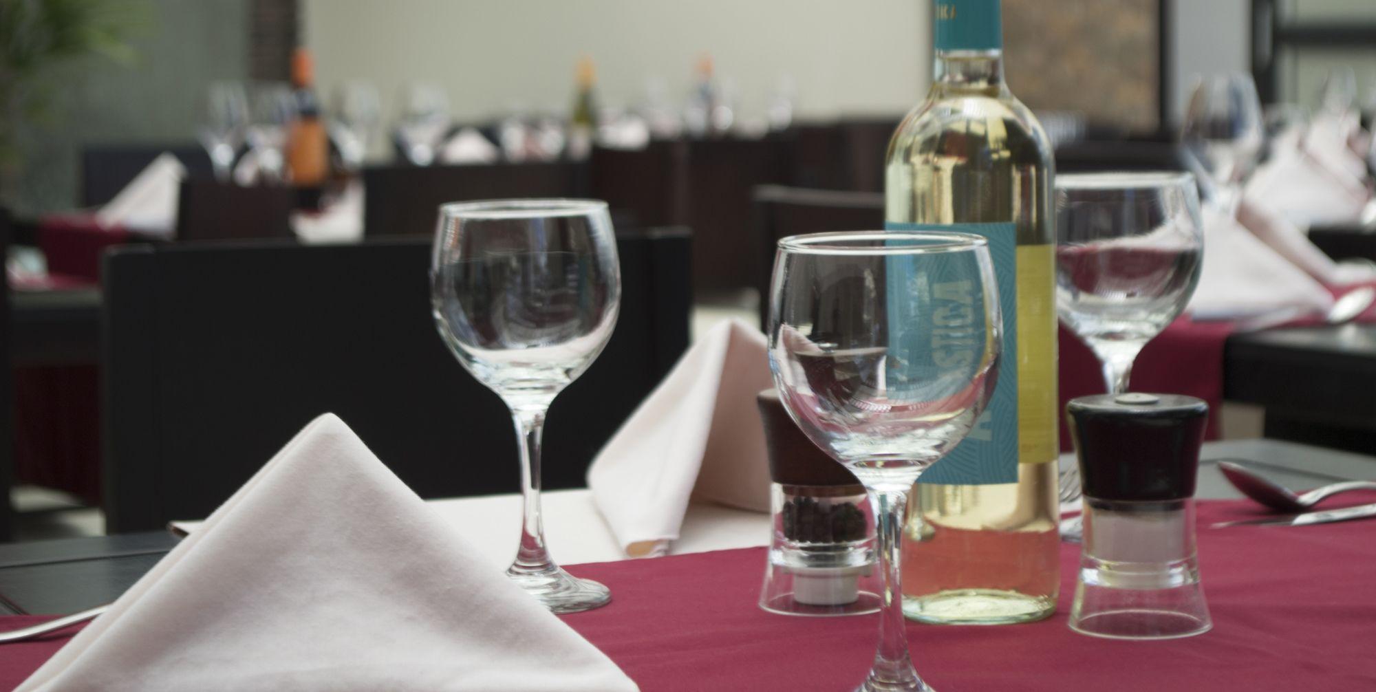 Hotel Santiago De Compostella Suites كوينكا المظهر الخارجي الصورة