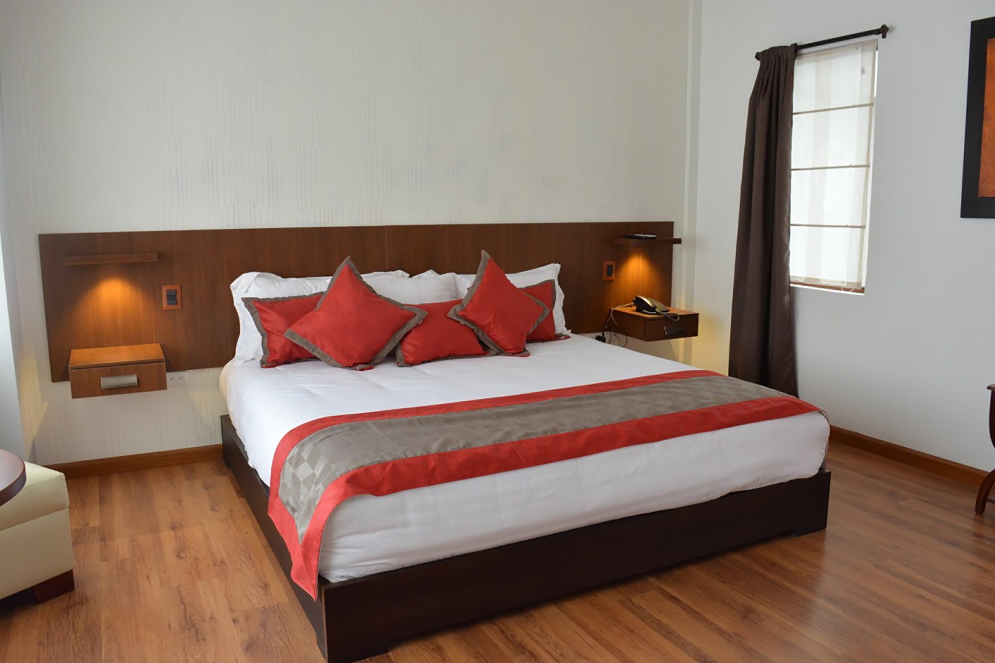 Hotel Santiago De Compostella Suites كوينكا المظهر الخارجي الصورة